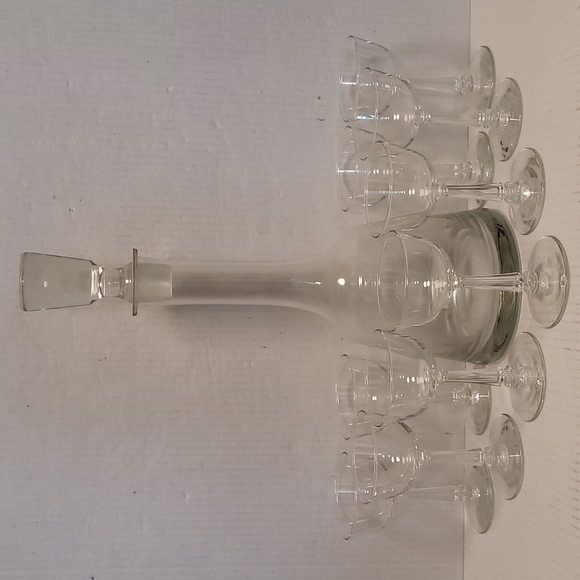 Other - Beautiful Vintage Decanter with 9 Wine Glasses